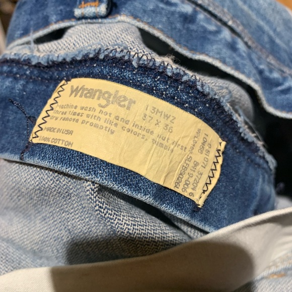 Vintage Wranglers 34” x 27.5” - Picture 8 of 8